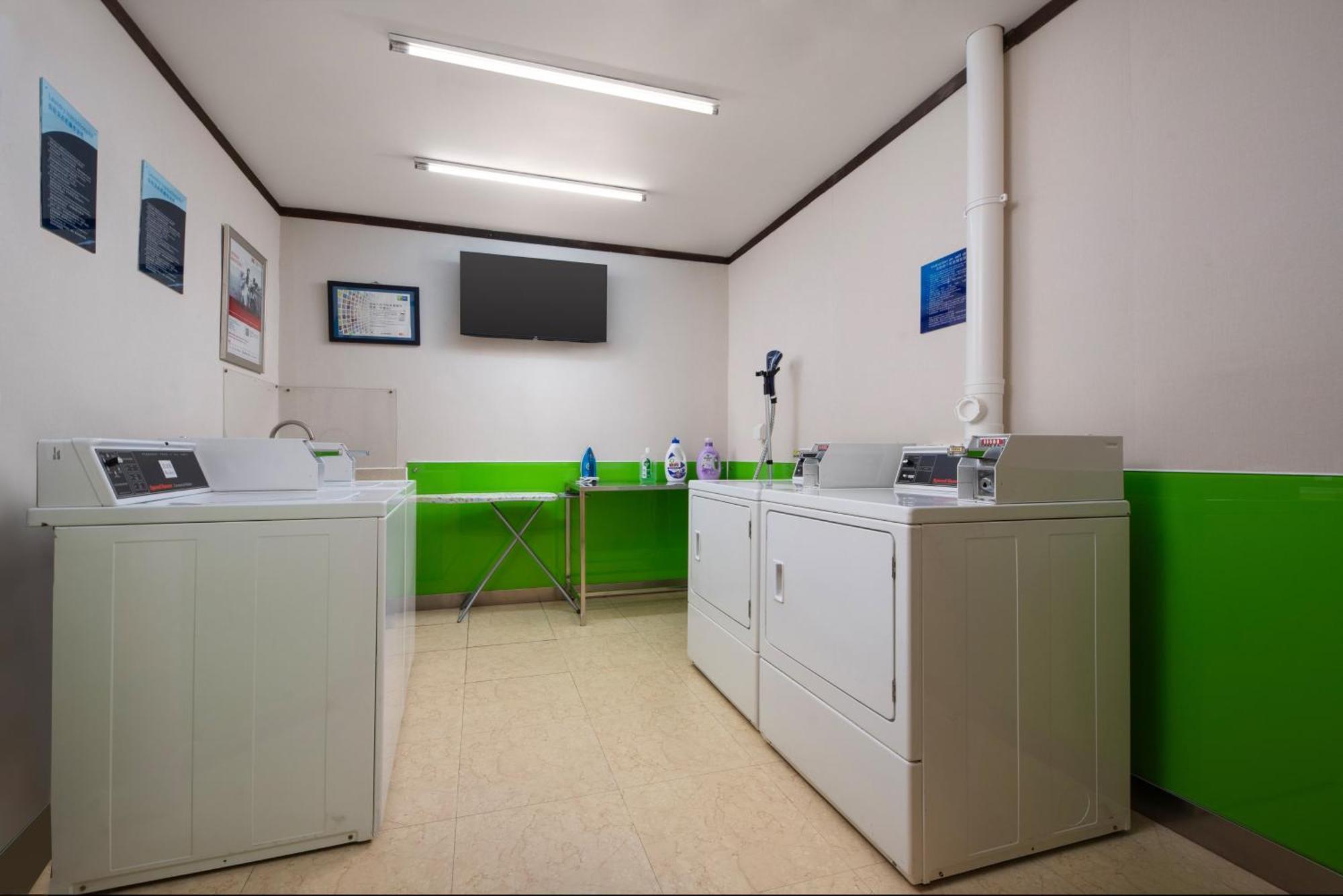 Holiday Inn Express Shangdi Beijing By Ihg L Next To Yuanmingyuan Park & Subway & Qinghe Railway Station & Beijing Sport University L Taxi 15 Minutes To Summer Palace & Peking University & Tsinghua University L 20 Minutes To Badaling Great Wall By Ra Eksteriør billede