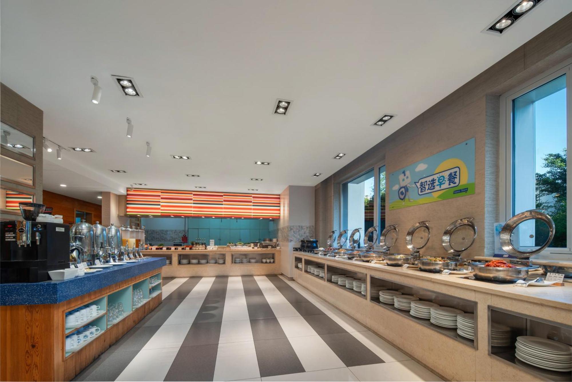 Holiday Inn Express Shangdi Beijing By Ihg L Next To Yuanmingyuan Park & Subway & Qinghe Railway Station & Beijing Sport University L Taxi 15 Minutes To Summer Palace & Peking University & Tsinghua University L 20 Minutes To Badaling Great Wall By Ra Eksteriør billede