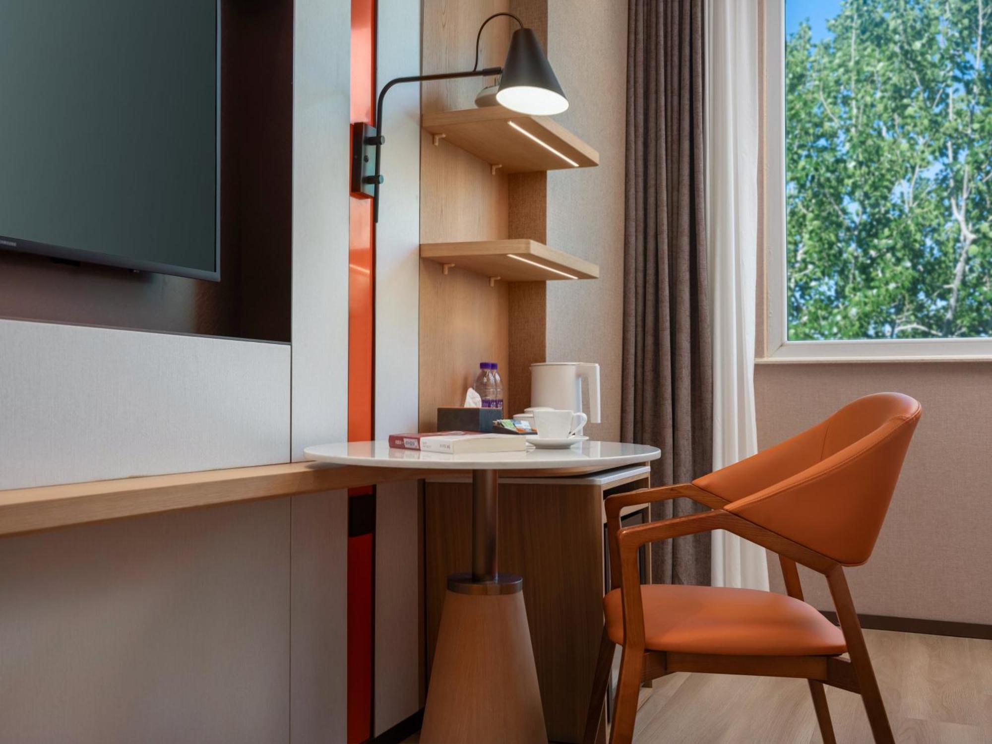 Holiday Inn Express Shangdi Beijing By Ihg L Next To Yuanmingyuan Park & Subway & Qinghe Railway Station & Beijing Sport University L Taxi 15 Minutes To Summer Palace & Peking University & Tsinghua University L 20 Minutes To Badaling Great Wall By Ra Eksteriør billede